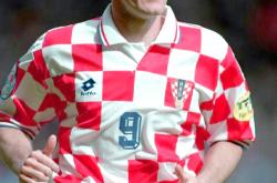 开云体育-克罗地亚队在欧预赛赛场上疲于奔命，顽强拼搏