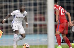 开云体育官网-包含重庆斯威队员拼尽全力，夺得关键胜利的词条