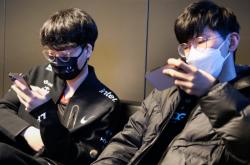 开云体育APP下载-包含100T绝杀DFM，Xiaohu团战一打五激烈交锋半决赛，锁定晋级资格的词条