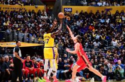 开云体育APP下载-奇才鏖战鹈鹕，拉文统治全场的简单介绍