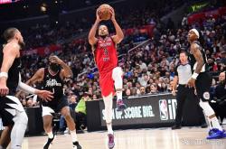 开云体育下载-快船轻取尼克斯，麦科勒姆扛起全队