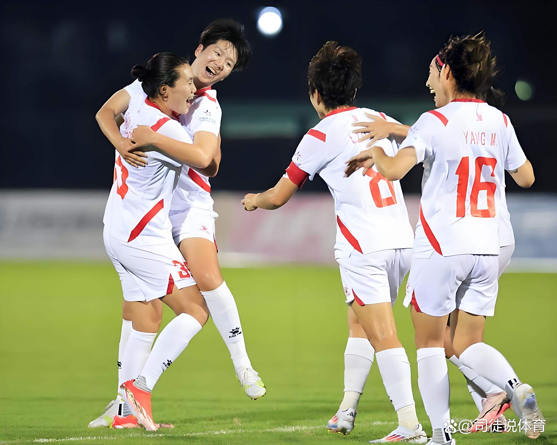 关于精彩！中国足球女队在比赛中克服重重困难获胜的信息