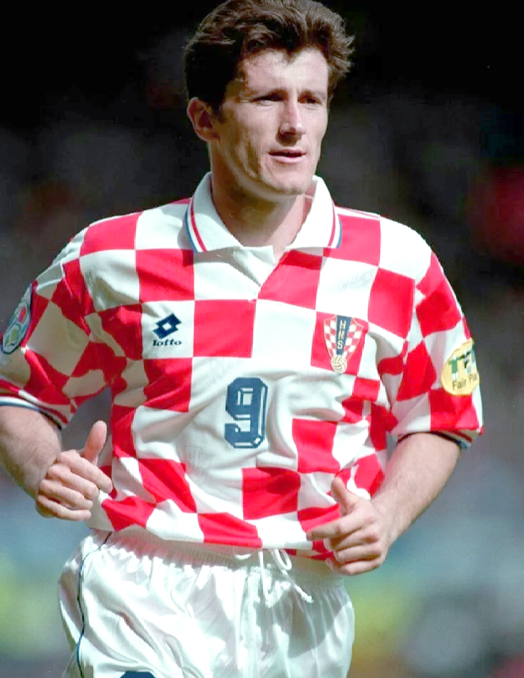 克罗地亚队在欧预赛赛场上疲于奔命,顽强拼搏 克罗地亚队在欧预赛赛场上疲于奔命,顽强拼搏