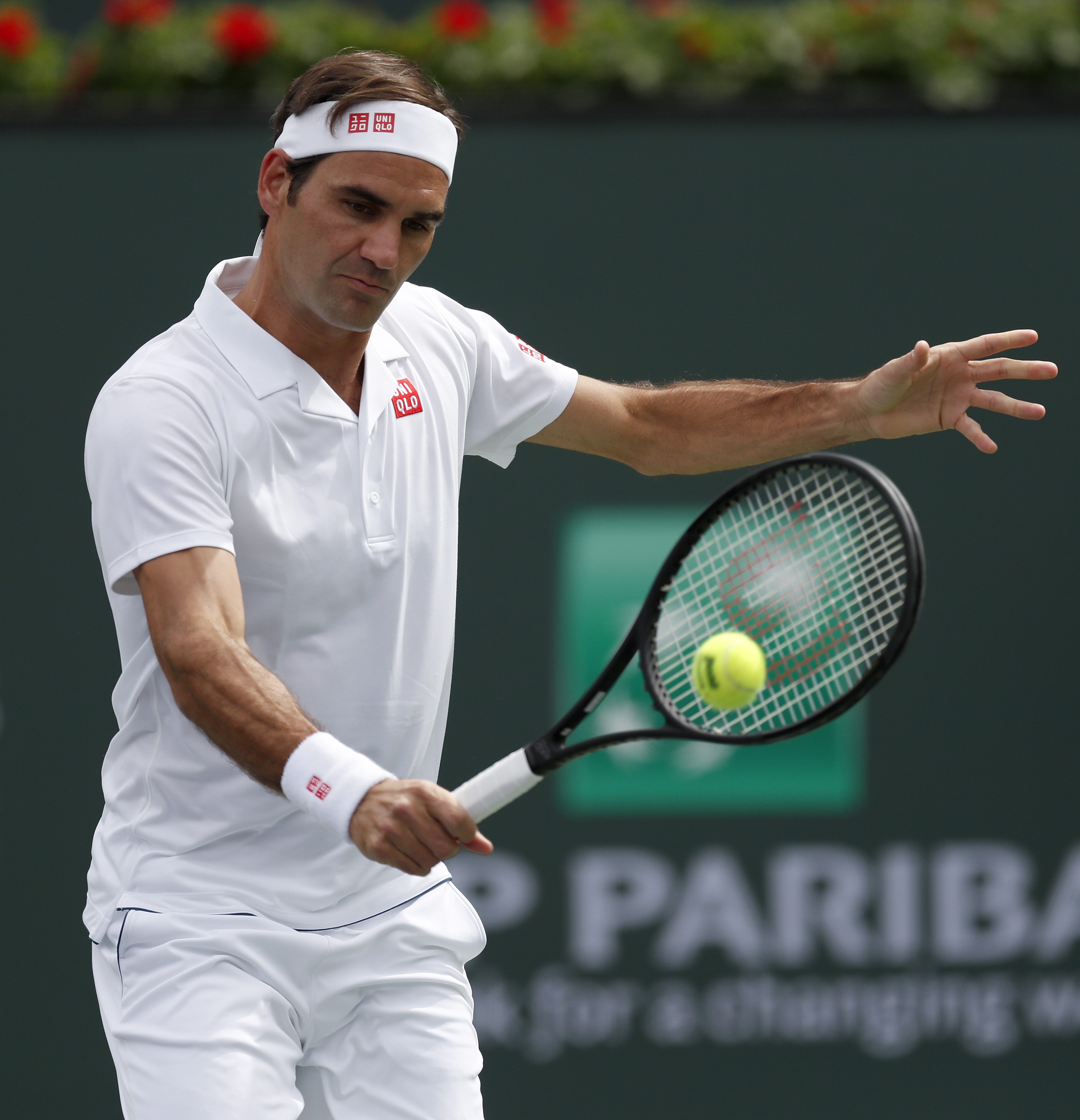 包含PSG翻盘巴黎圣日耳曼，费德勒打出惊人五杀宿敌对决四强赛，留下经典瞬间的词条