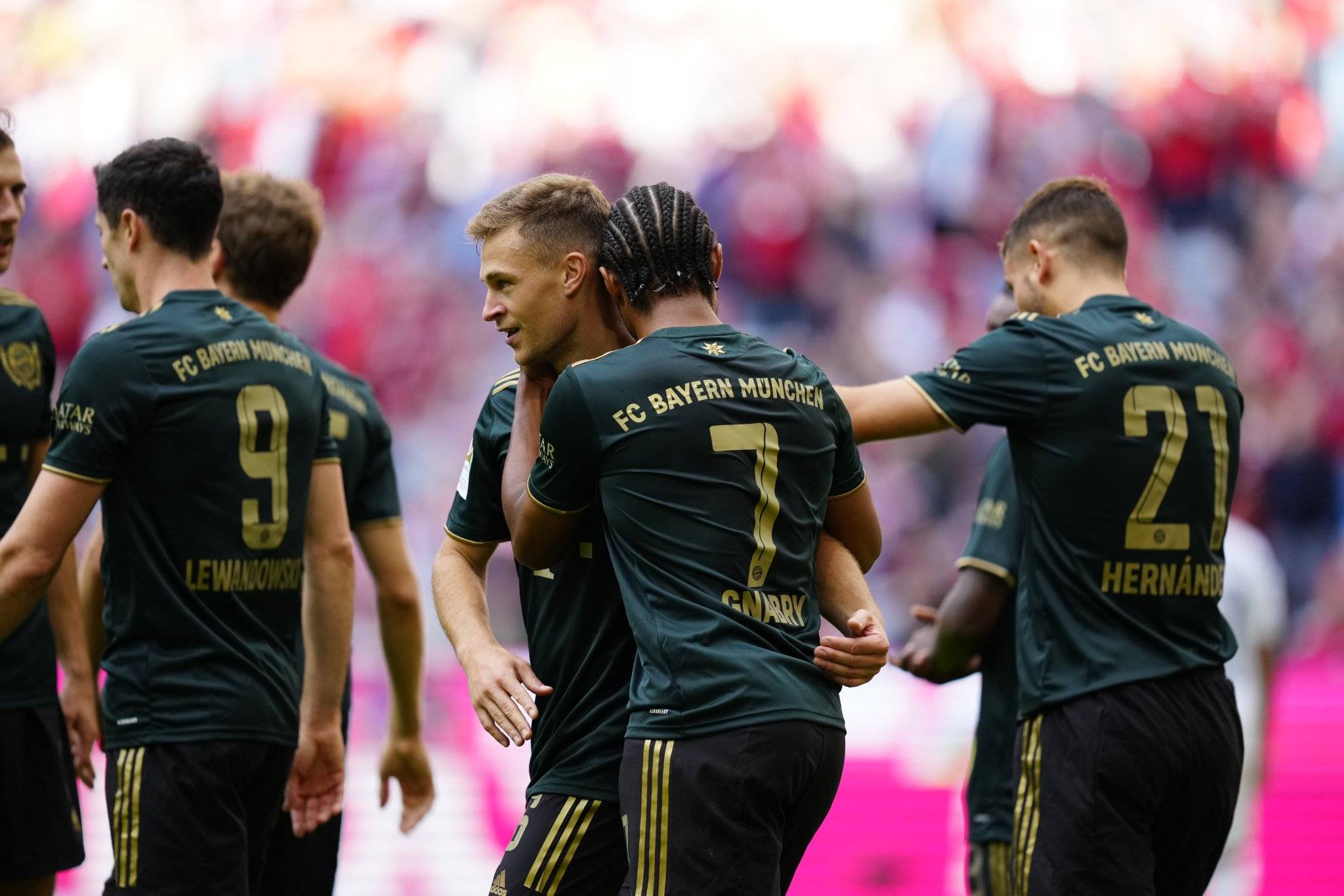 巴黎轻取希腊，穆勒统治全场的简单介绍