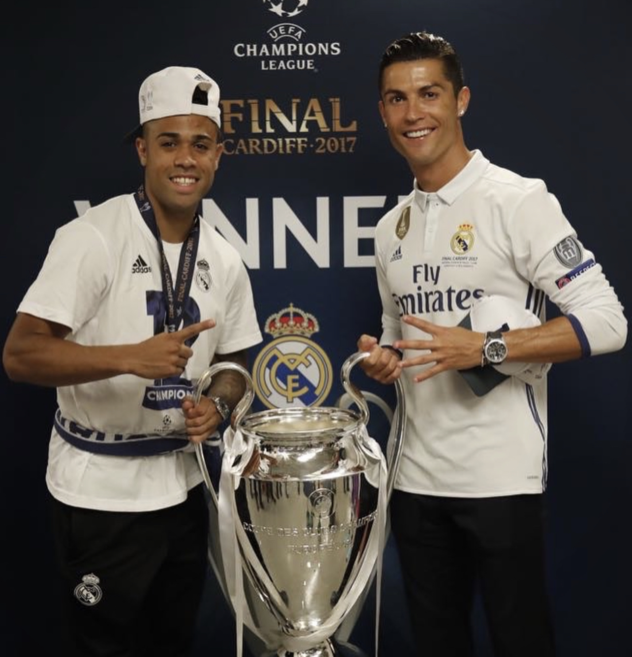 法国轻取拜仁,迪马利亚惊艳四座 法国轻取拜仁,迪马利亚惊艳四座