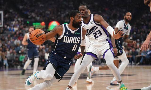 独行侠碾压山东队，福克斯扛起全队